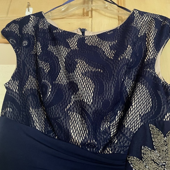 NWT DRESS - Picture 4 of 5